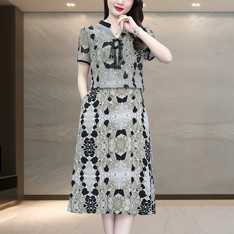 中式妈妈假两件连衣裙高贵中老年女装女装连衣裙大码宽松碎花裙子