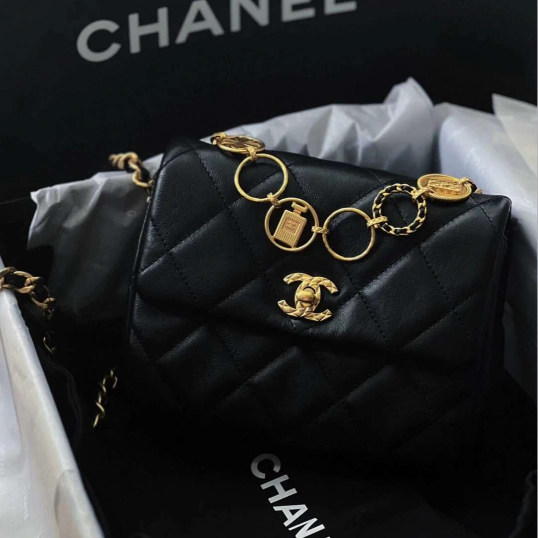 99新 Chanel/香奈儿  /23b徽章圆环方胖子 口盖包 芯片/sp20025
