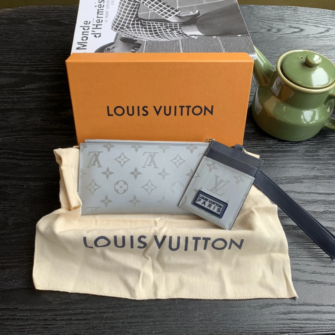 99新 LouisVuitton/路易威登 lv 银河星空系列 镭射Logo包/sp8942