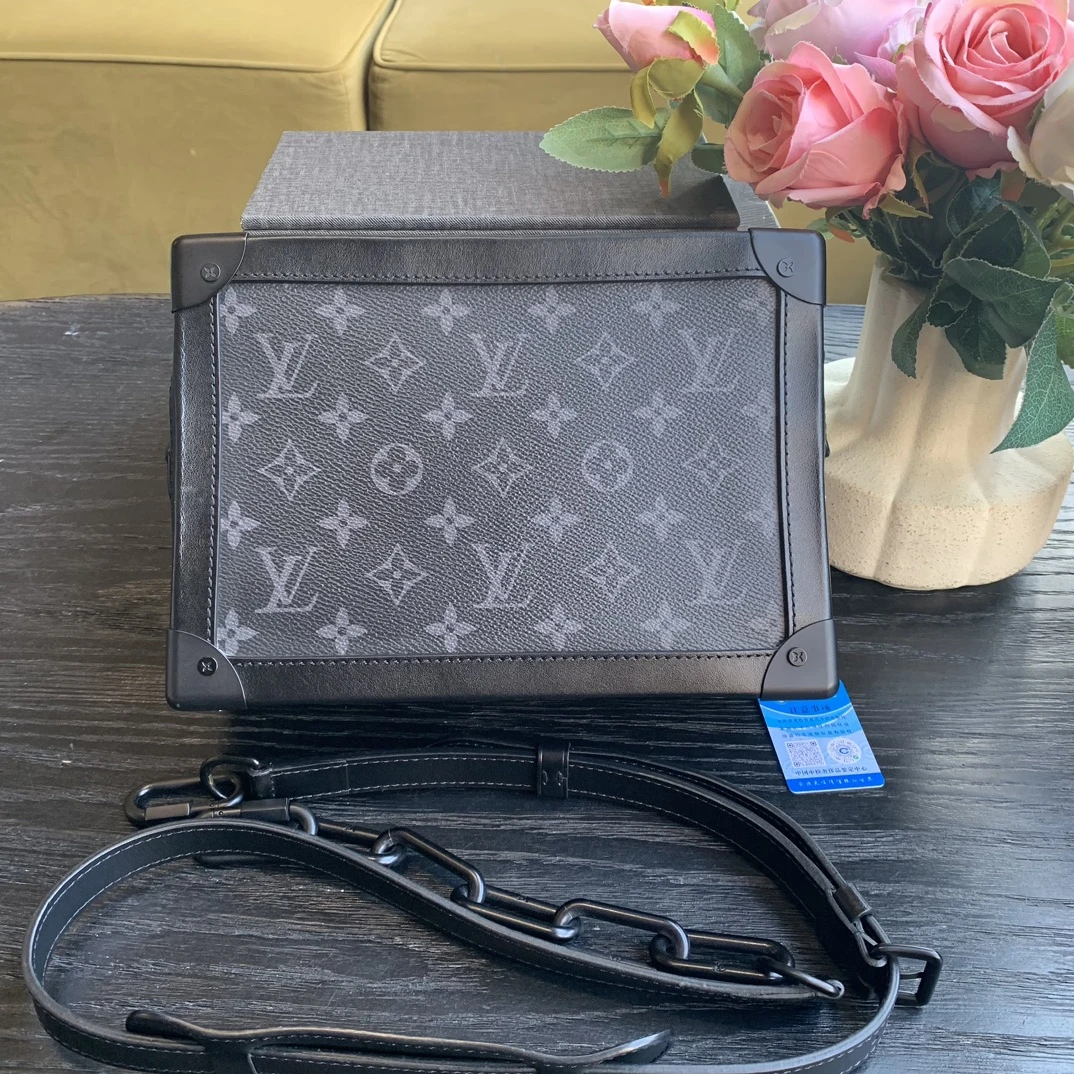 95新 LouisVuitton/路易威登  /黑花软盒子/sp20554