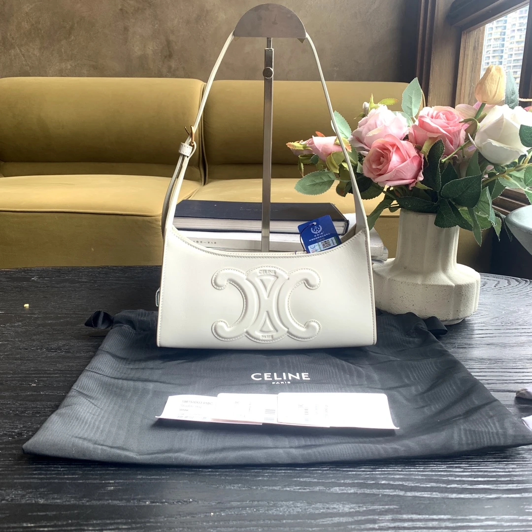 全新未使用 Celine/思琳 /白色浮雕 凯旋门腋下包 /sp20149