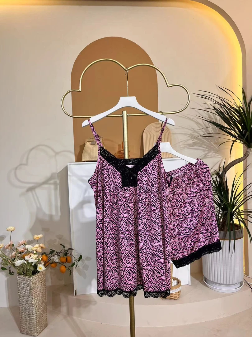 初初家【豹纹】气质显瘦时尚冰冰凉凉吊带套装