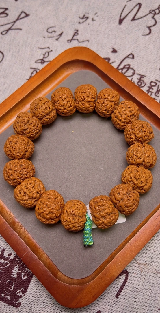 尼泊尔大金刚菩提手串满肉满蜂窝大蜂王20mm