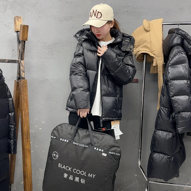 短款黑钻情侣款款时尚休闲大码羽绒服