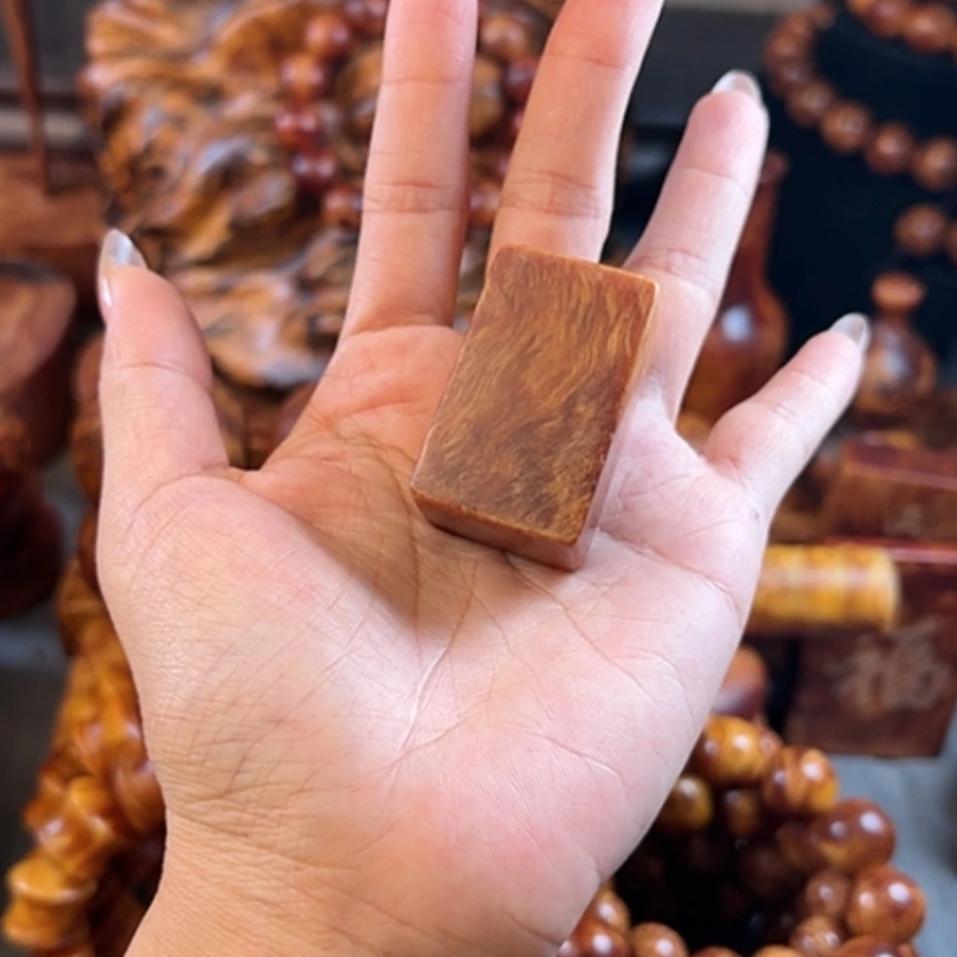 【闪购商品】松木（琥珀木）把件