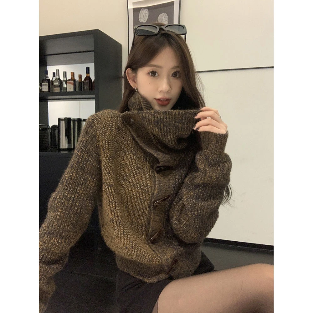 慵懒风牛角扣大翻领毛衣开衫外套女秋冬季宽松短款高领针织衫加厚