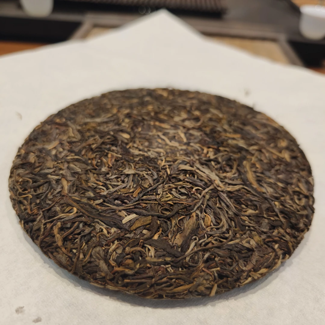 2015年景迈古树普洱生茶。