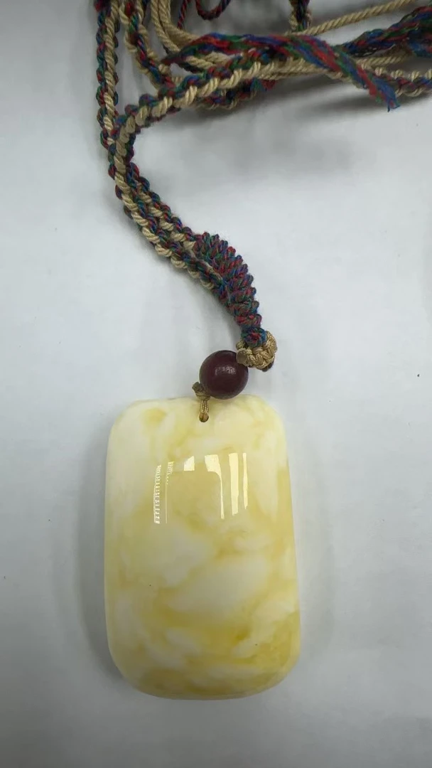 w33时尚女士溶洞蜜吊坠无事牌