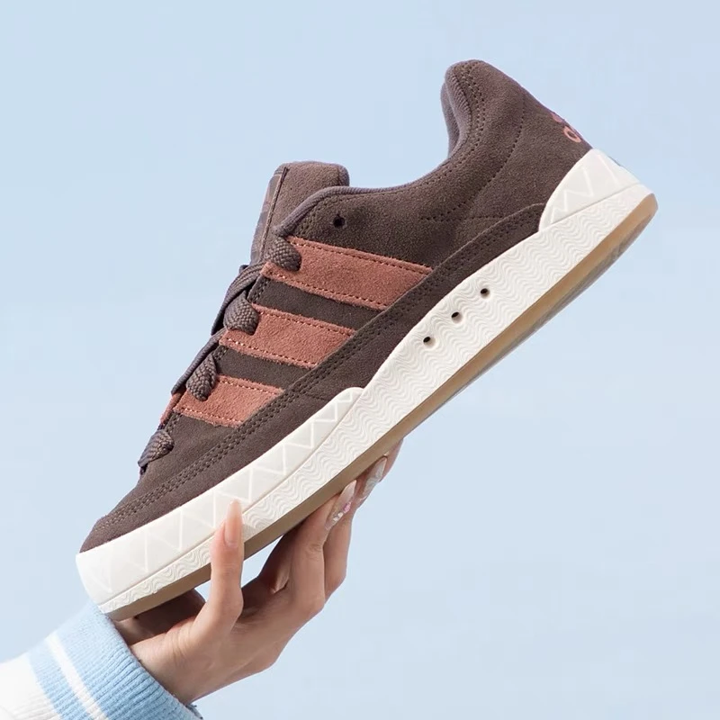 Adidas 三叶草 新款经典复古潮流低帮休闲百搭 鲨鱼面包鞋 IE0532