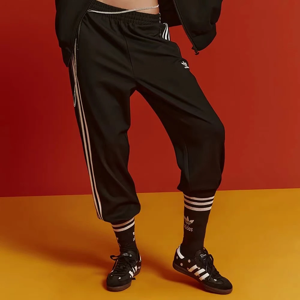 adidas/阿迪达斯三叶草三条纹新款复古侧边条纹直筒运动裤IS1677
