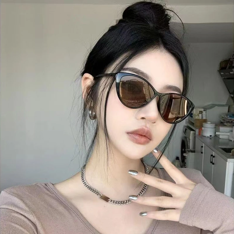新款2024美式猫眼墨镜女网红高级感小脸辣妹潮酷防紫外线太阳镜女