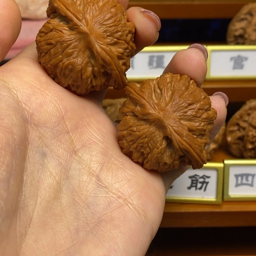 【闪购商品】核桃核雕Y*