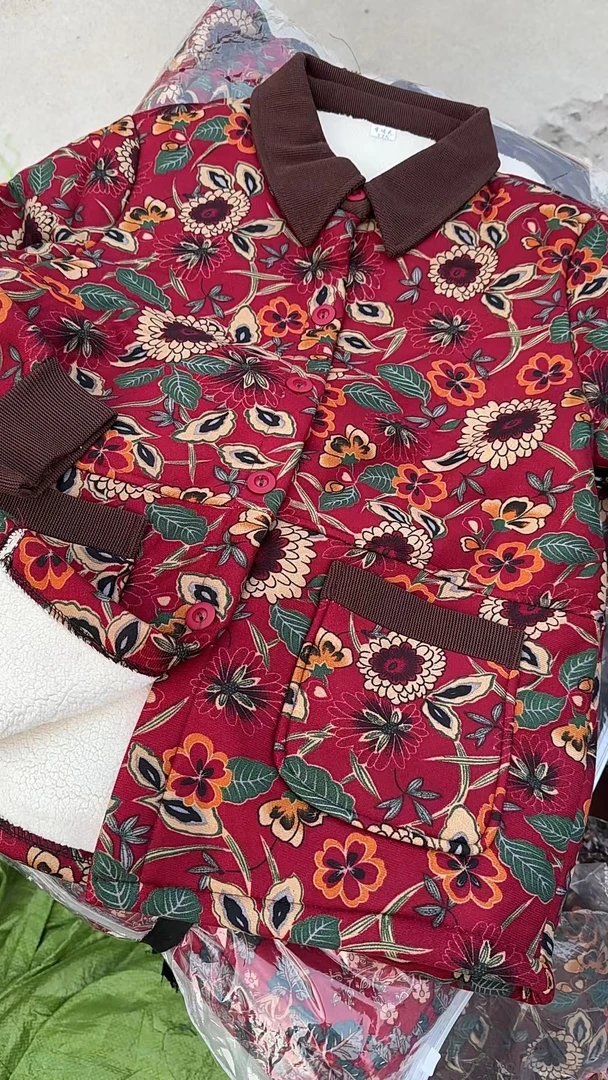 恒鑫安衬衣领印花女士加绒棉服