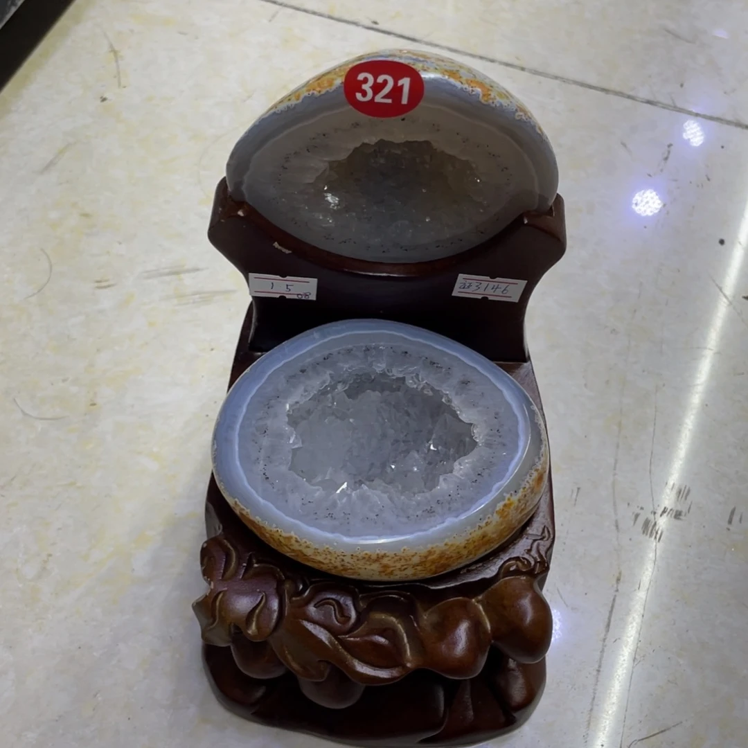 玛瑙摆件未镶嵌月