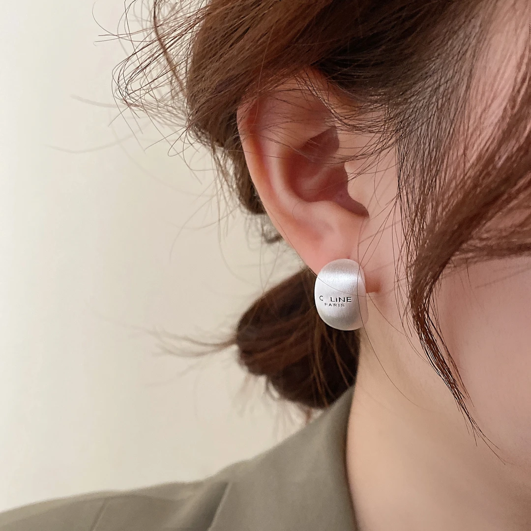 铜合金耳饰 【陀形拉丝字母银】耳环气质时尚百搭复古小众简约轻奢