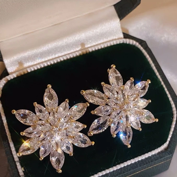 铜合金耳饰 奢华水晶多钻花耳钉精致气质感微镶耳饰新款耳环百搭