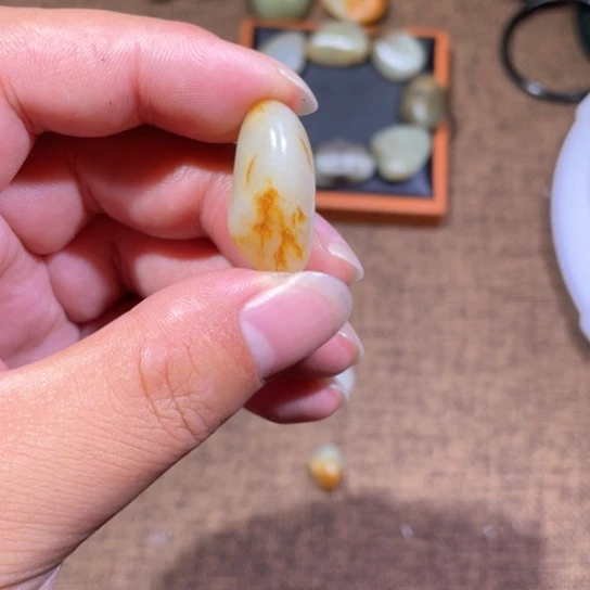 和田玉颈饰未镶嵌成****鱼