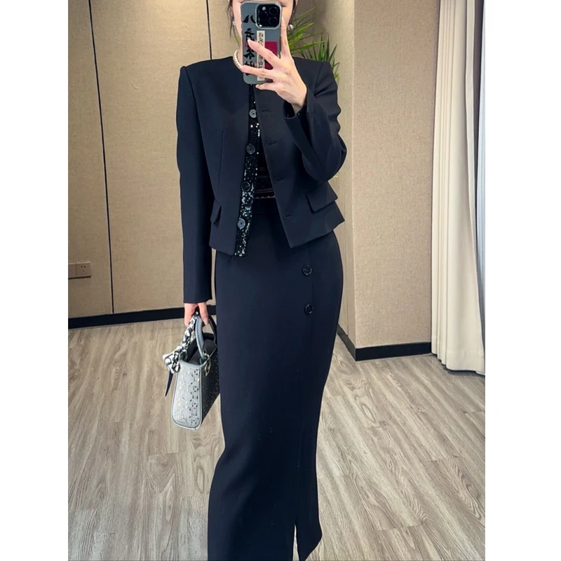 黑色拼接亮片单排扣外套+高腰半裙套装