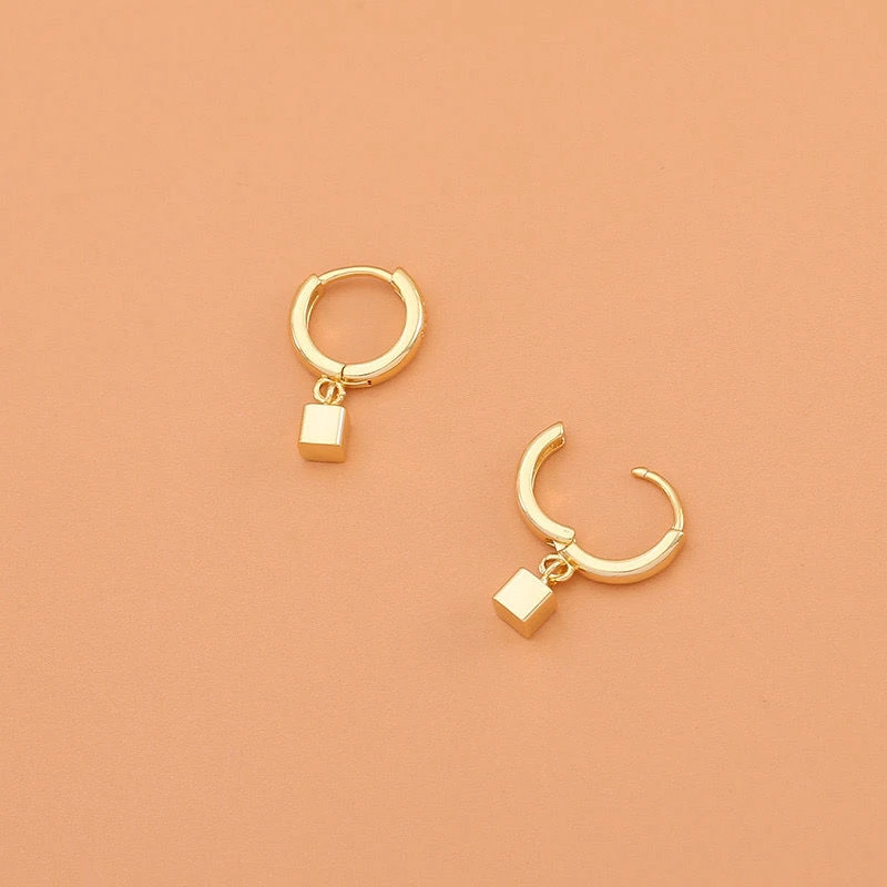 钛钢耳饰 保色ins耳环新款潮耳圈款金色八方来财个性简约时尚耳扣