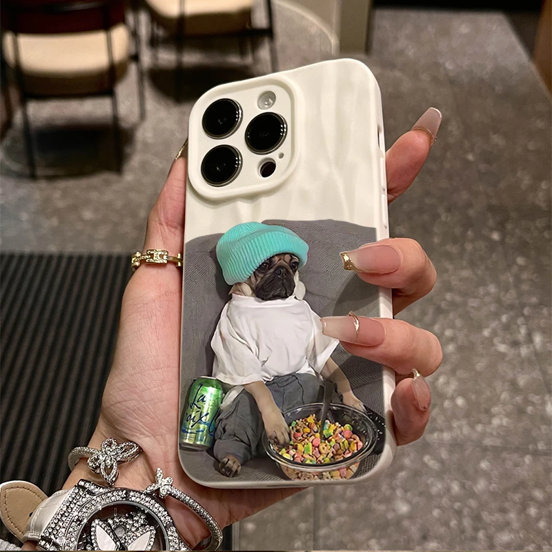 可爱委屈小狗苹果15promax褶皱手机壳iphone14全包13p12防摔11/12