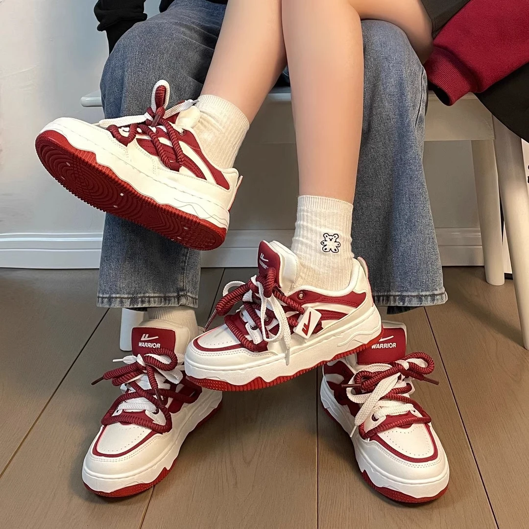 回力情侣厚底板鞋女2024新款运动面包情侣鞋新年百搭ins潮小白鞋