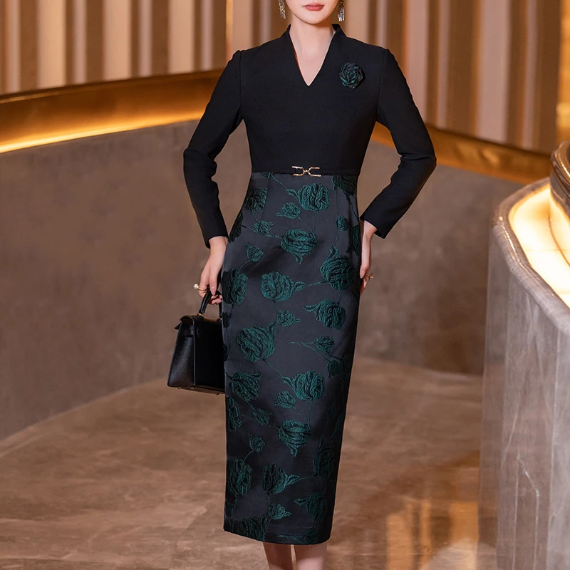 曦容--2024冬季新款东方韵味复古提花连衣裙新款拼接撞色直筒裙女