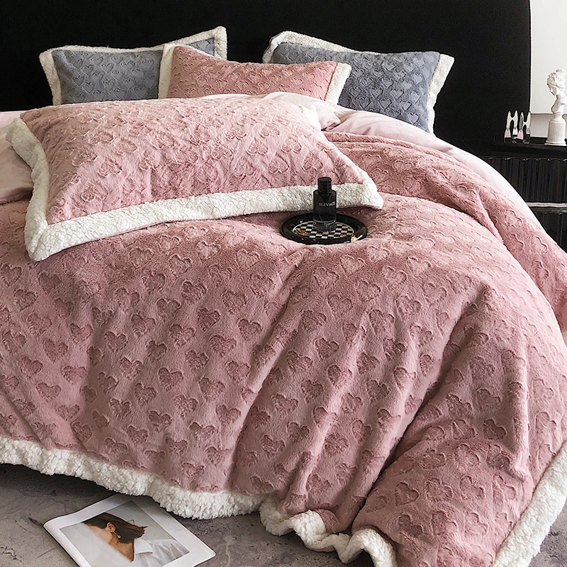 喜兹 珍妮 高精密牛奶绒保暖四件套 爱心剪花工艺不易掉毛不静电
