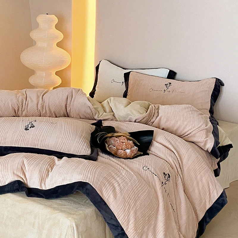 喜兹 伊诺 高克重雕花牛奶绒加厚保暖四件套 不易掉毛不静电床品