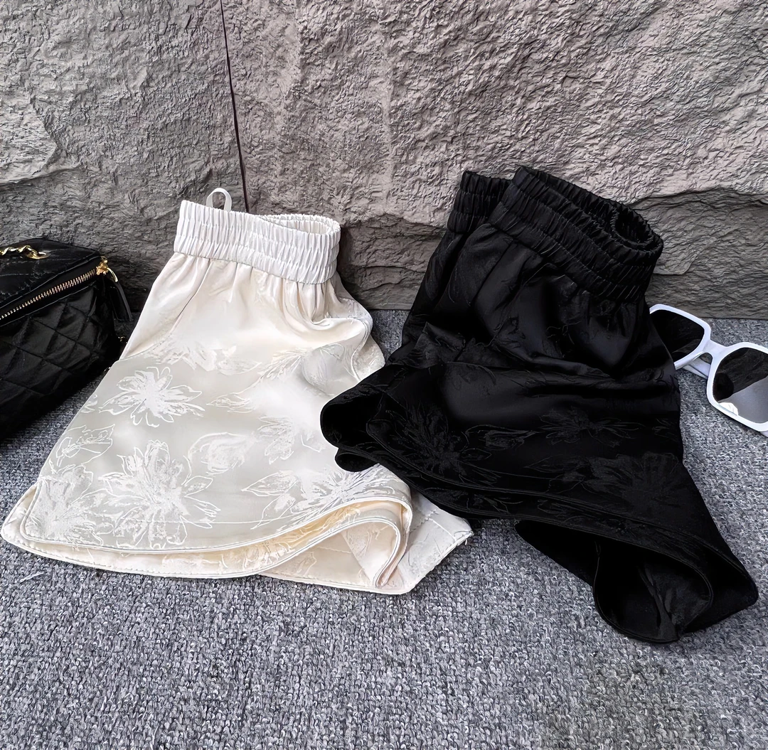 【柜货】新款提花缎面显瘦短裤女百搭松紧腰开叉宽松阔腿时尚裤870