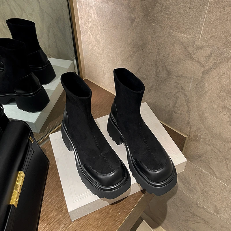 弹力瘦瘦靴袜靴2024年秋季新款粗跟绒面厚底短靴超火短靴