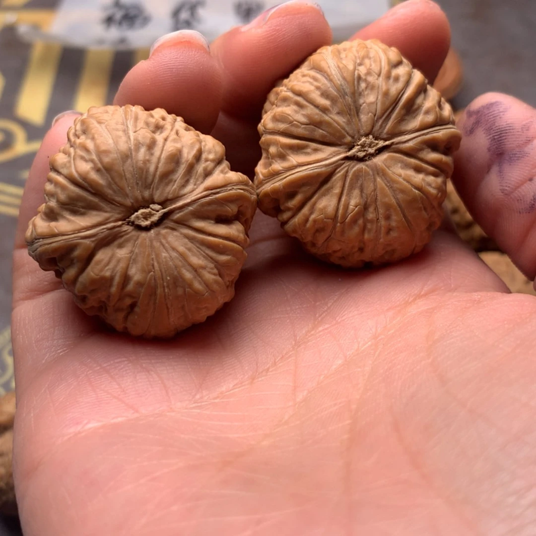 【闪购商品】文玩核桃吊坠点***黑