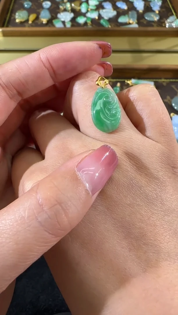 【闪购商品】翡翠颈饰18K金镶嵌GS1031128