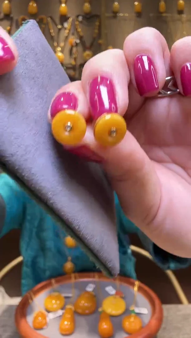 【闪购商品】蜜蜡耳饰银S925镀金镶嵌A109蜜蜡耳坠