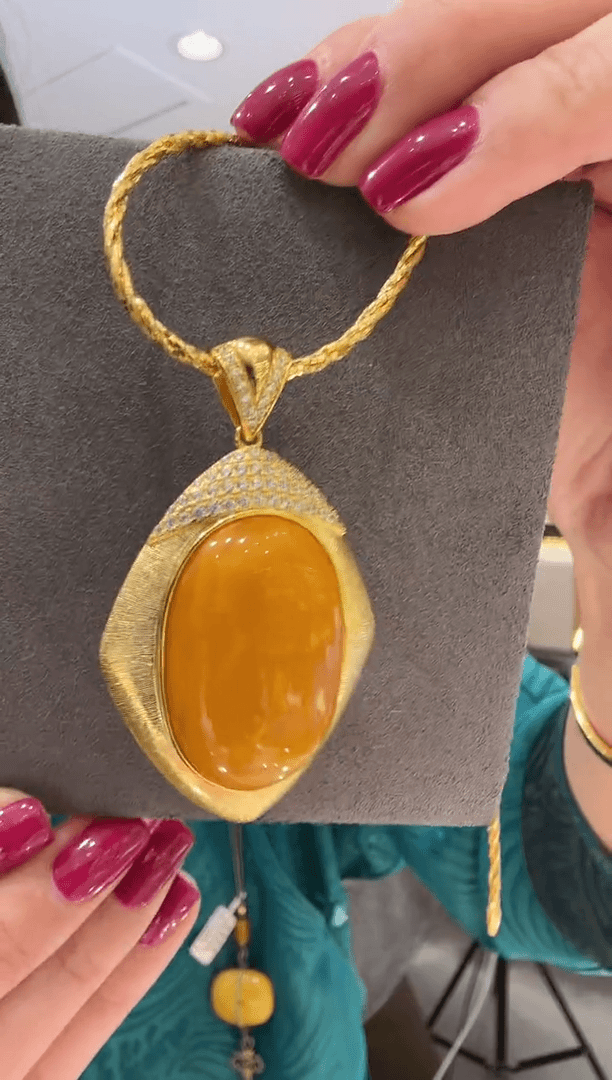 【闪购商品】蜜蜡吊坠(赠链)银S925镀金镶嵌A172蜜蜡吊坠