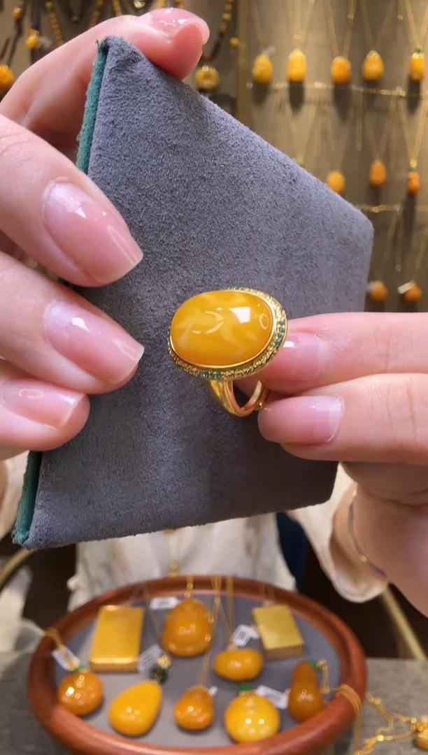 【闪购商品】蜜蜡戒指银S925镀金镶嵌D349蜜蜡戒指