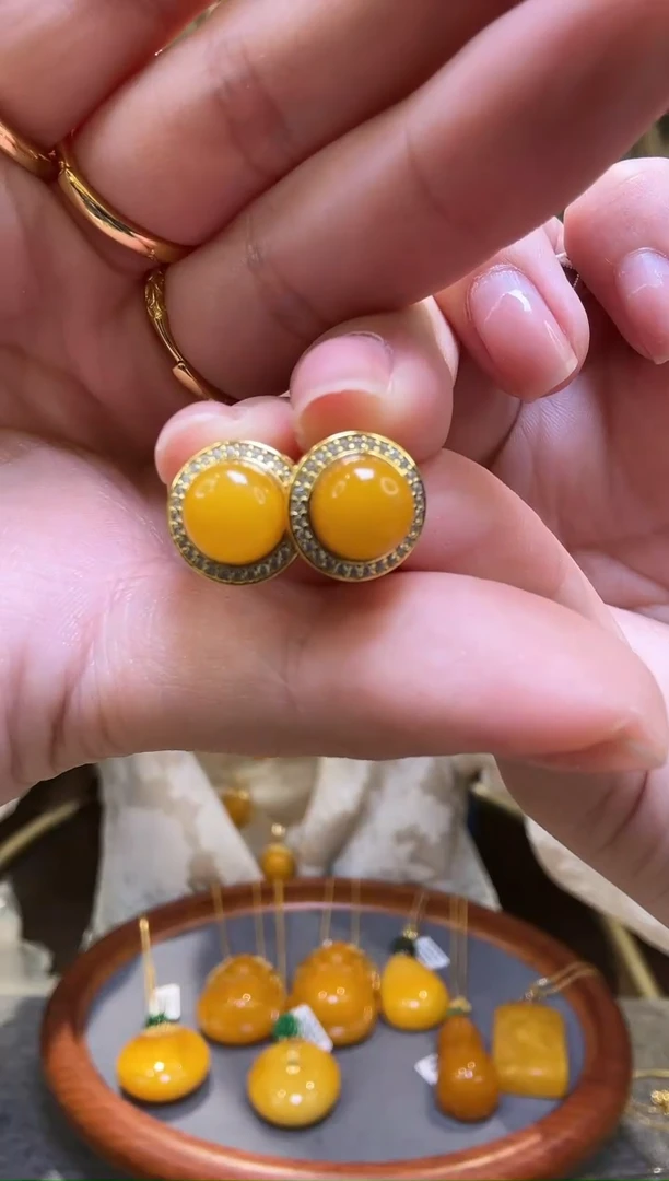 【闪购商品】蜜蜡耳饰银S925镀金镶嵌D206蜜蜡耳坠