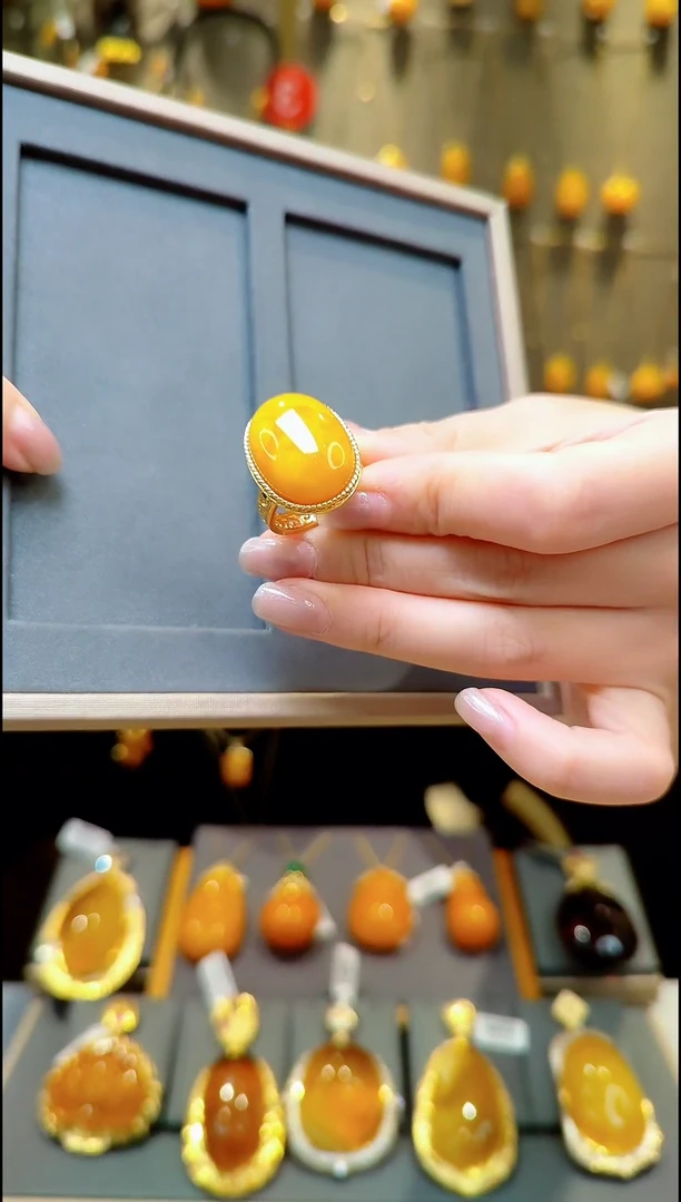 【闪购商品】蜜蜡戒指银S925镀金镶嵌D069蜜蜡戒指
