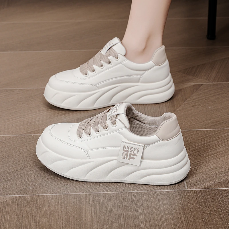 外面包鞋女24新款春季爆款厚底小白鞋网红百搭运动休闲板鞋XW802