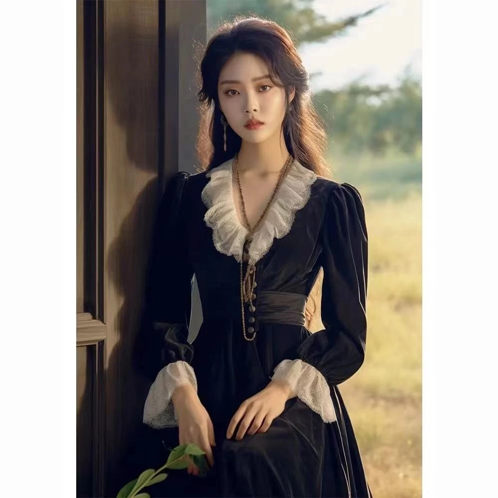 赫本风吊带新款小黑裙长款气质连衣裙秋冬黑色法式季小香风显瘦