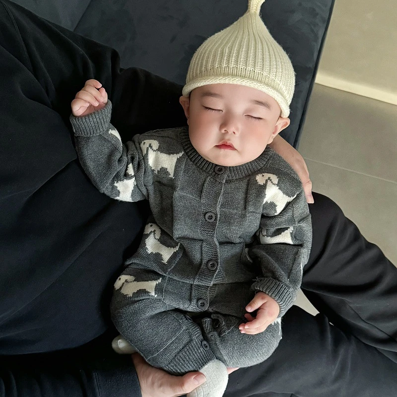 婴儿衣服秋冬针织连体衣洋气男宝宝提花满月毛衣女童可爱爬服春装