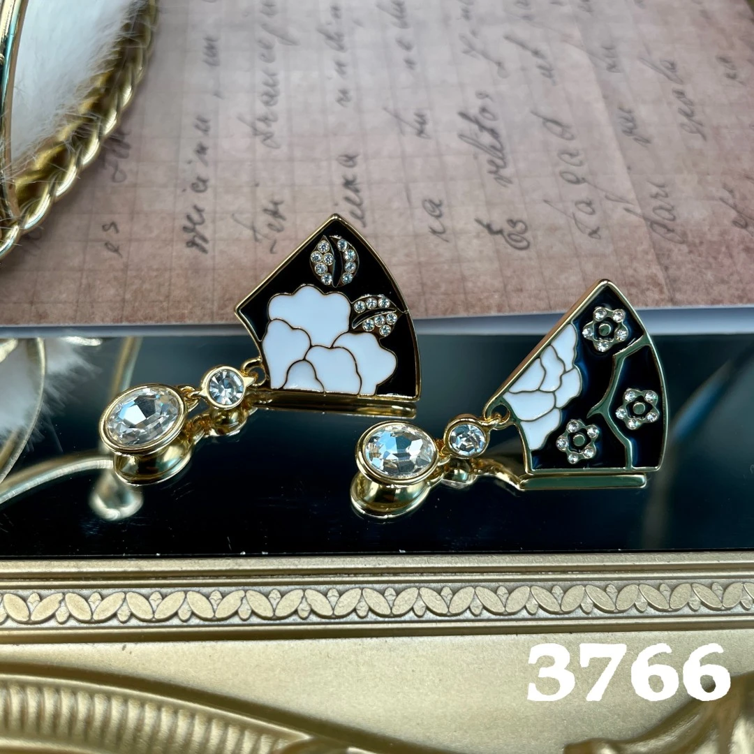 铜合金耳饰 设计师款耳饰~3766