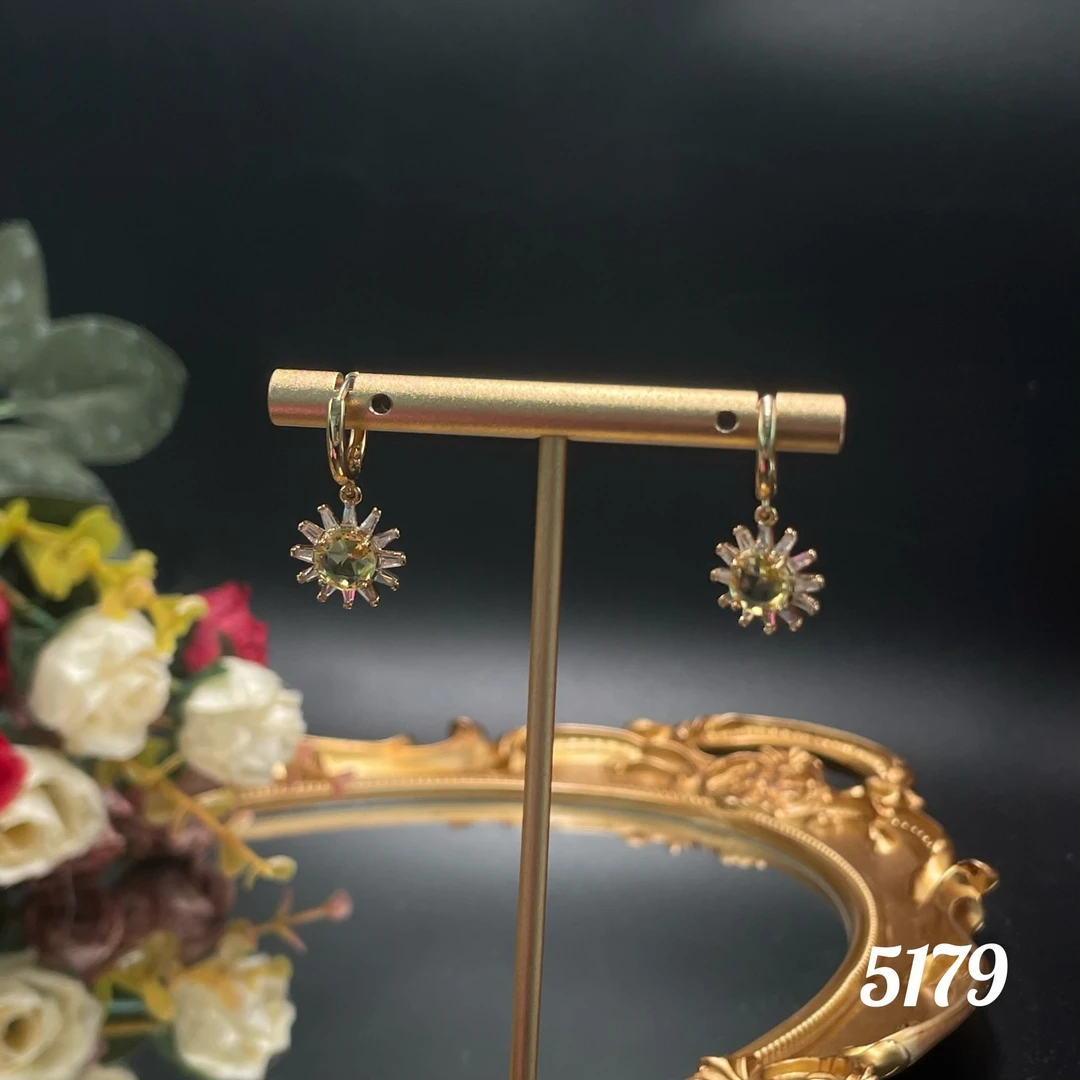 铜合金耳饰 满镶太阳花耳饰~5179百搭简约气质时尚小众小巧精致