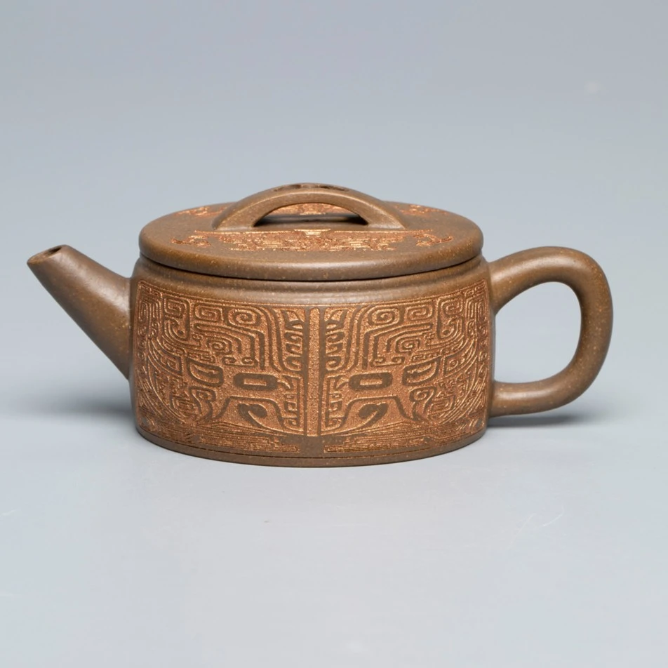 达观【618好物节】YYT41【御品堂】朱涛汉瓦刻饕餮天青还原200cc茶壶