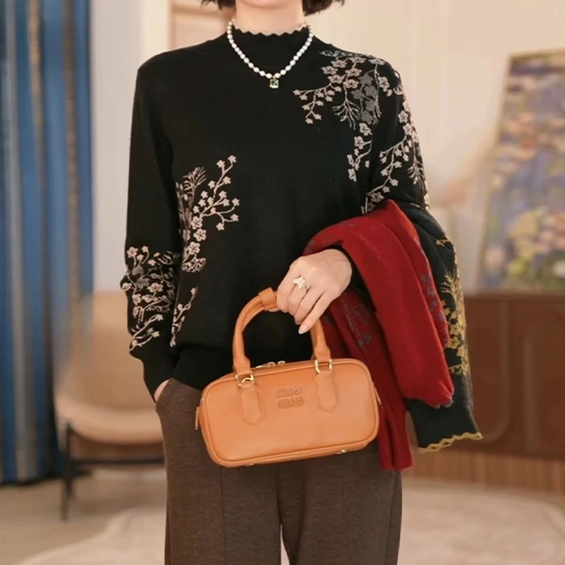 中年妈妈秋冬2024新款针织衫上衣服洋气中老年人高贵时尚打底小衫