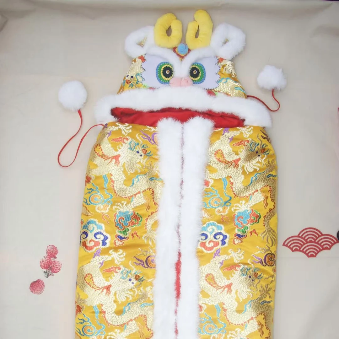 婴儿斗篷宝宝防风冬季服加厚儿童真兔毛龙头披风披风斗篷外出保暖