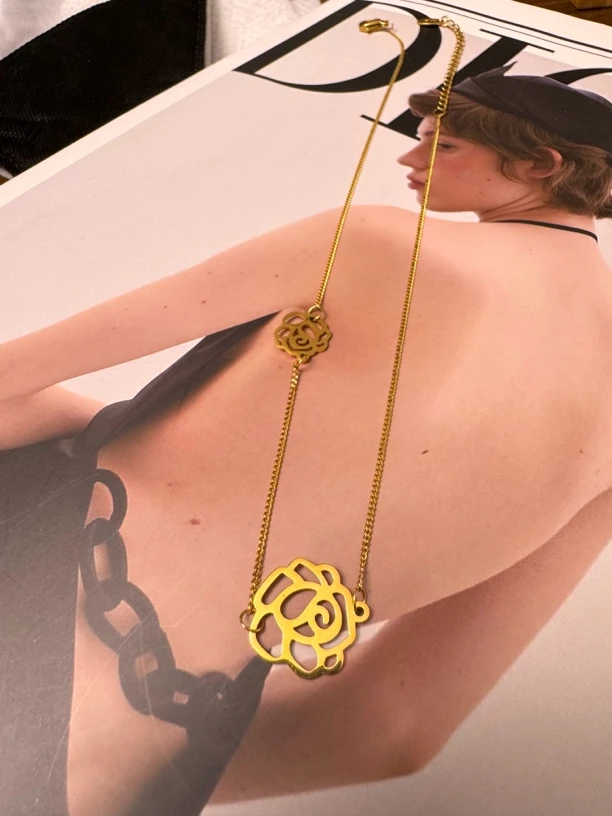 钛钢项链 经典时尚百搭山茶花项链