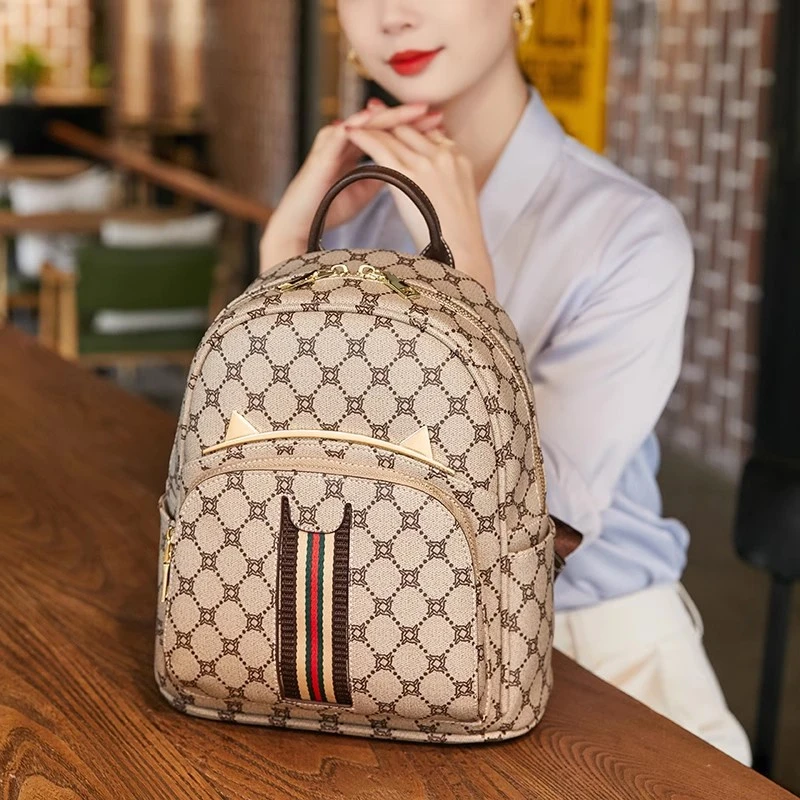 真皮名牌双肩包女2024新款潮女士休闲时尚大容量百搭旅行背包