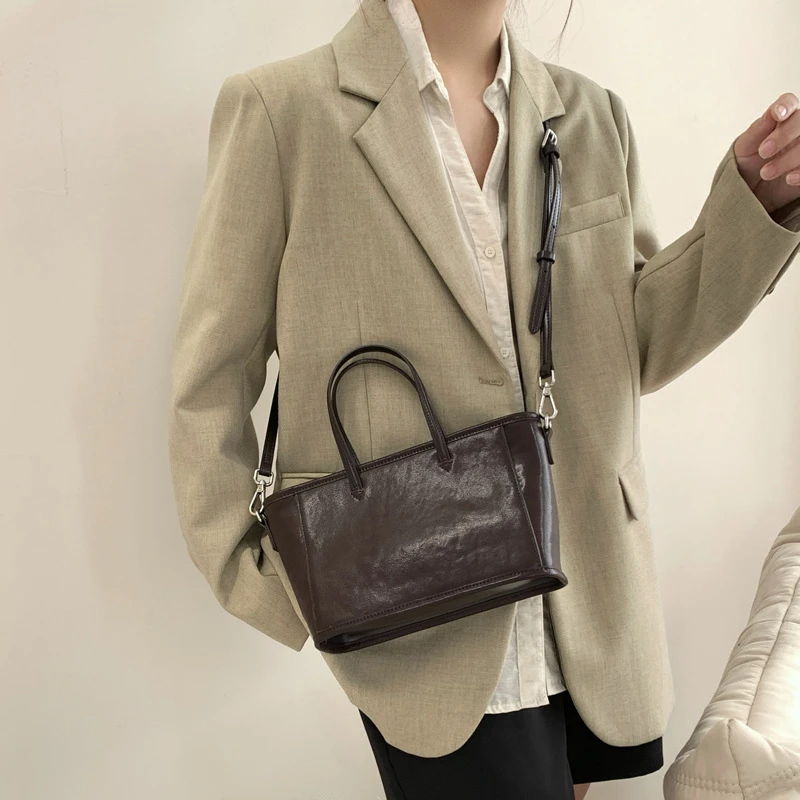 小众手提植鞣皮托特女包2024新款质感复古真皮hobo包单肩斜挎包