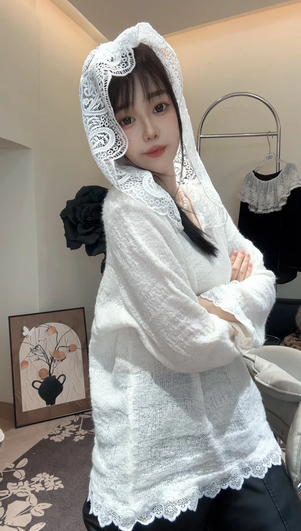 【帽款】暗纹印花咩咩帽款毛衣180