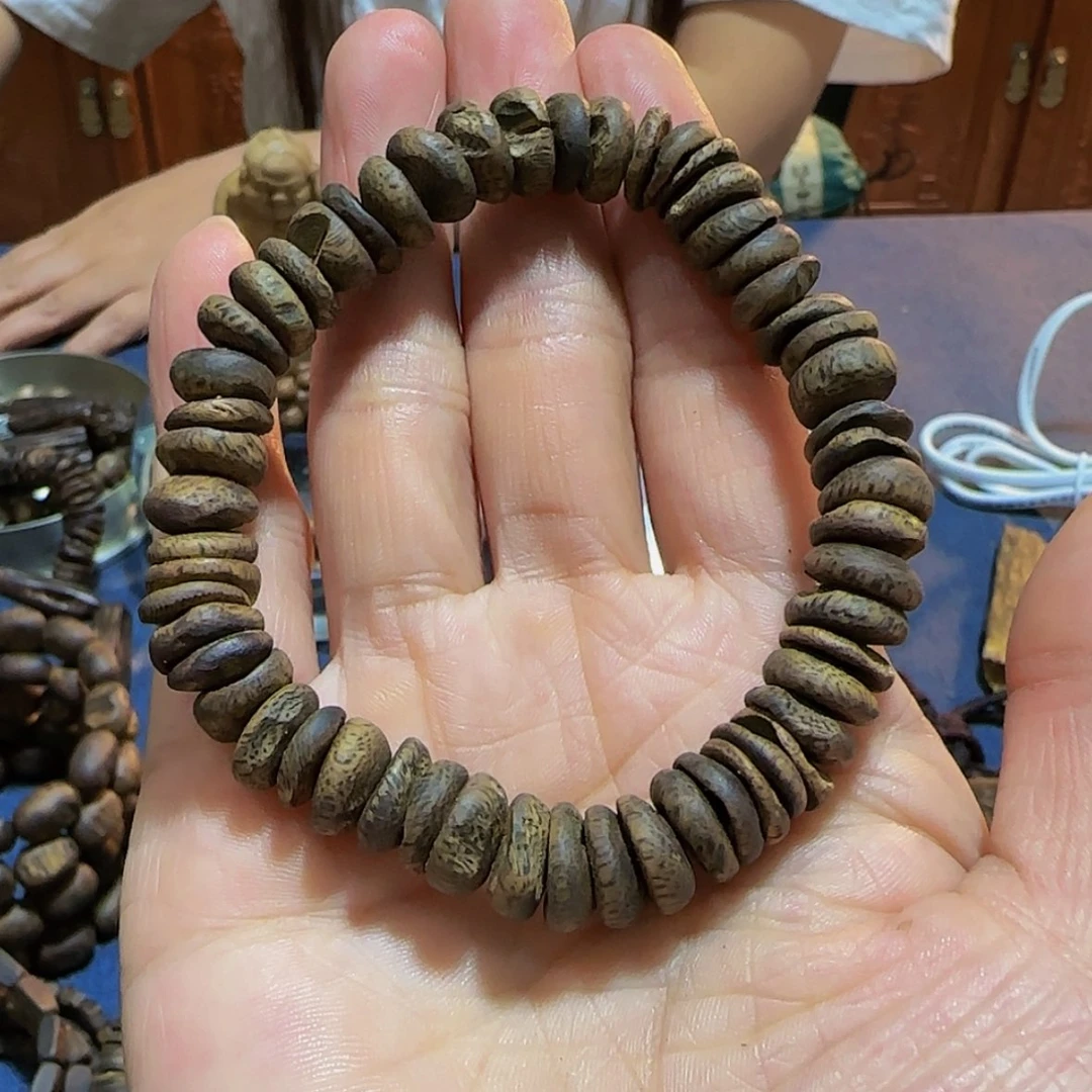 【闪购商品】沉香手串梦**在白奇乌身瘤疤多样性发